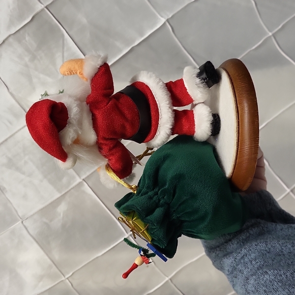 Vintage Annalee Santa Big Green Velvet  Gift Back Red White Standing Up … - Picture 7 of 10